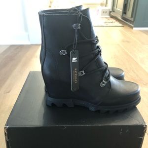 NWT Sorel Joan of Artic Wedge Boots
